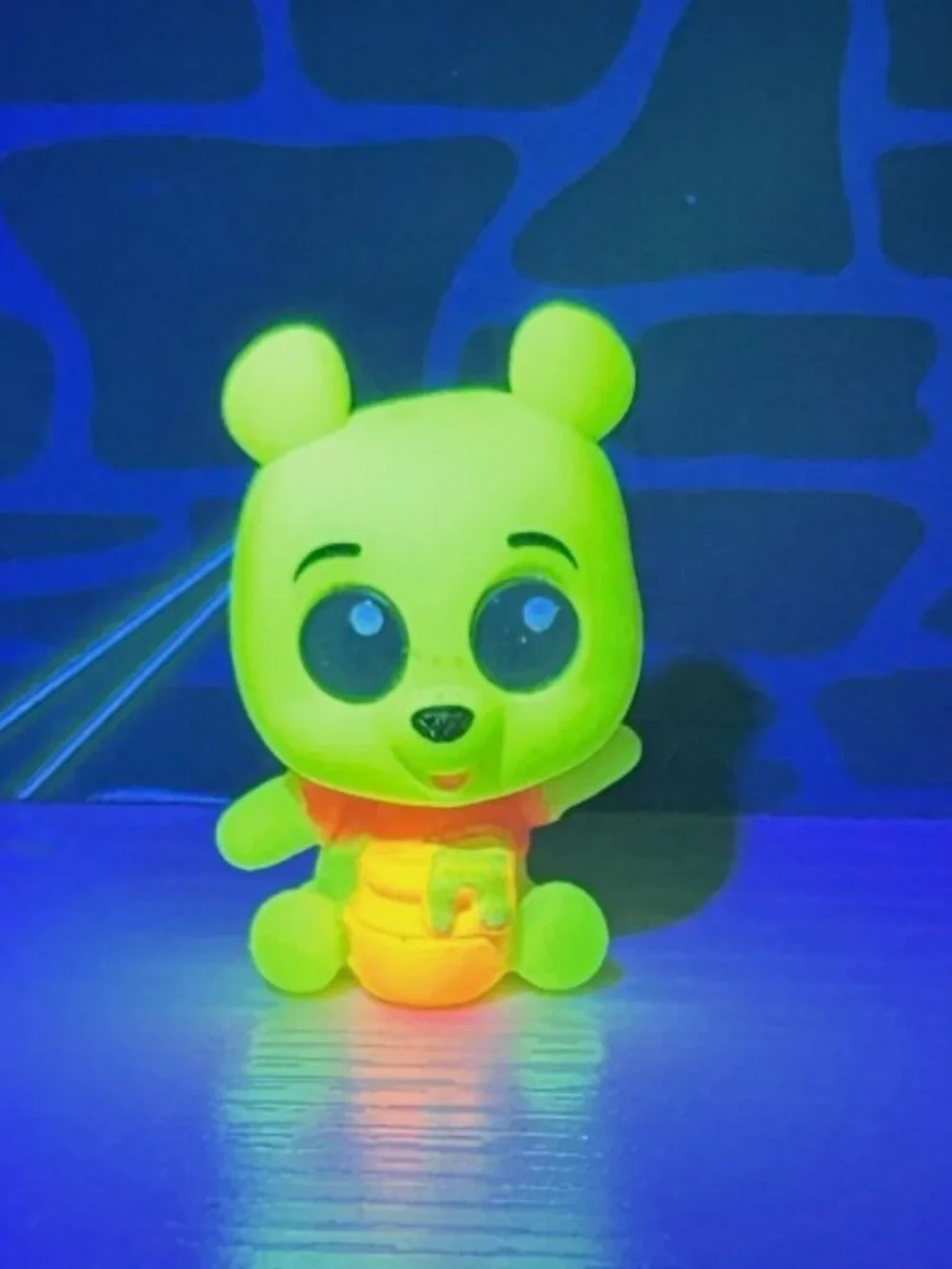 Neon Glow Peek Pooh Winnie the Pooh Disney Doorables